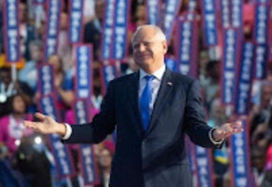 Walz Touts Union Credentials, Praises Harris at Milwaukee Labor Day Rally