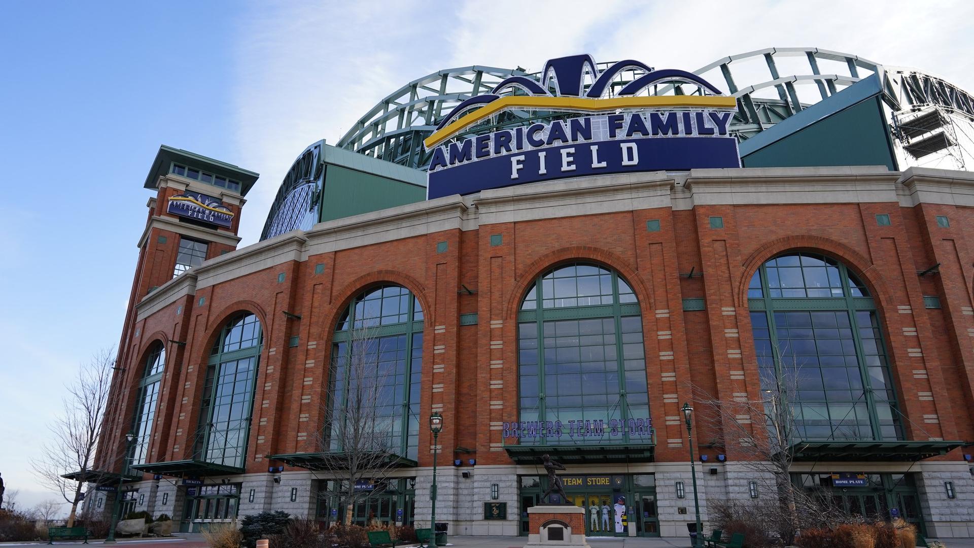 Brewers, Cubs Clash For First in I-94 Showdown