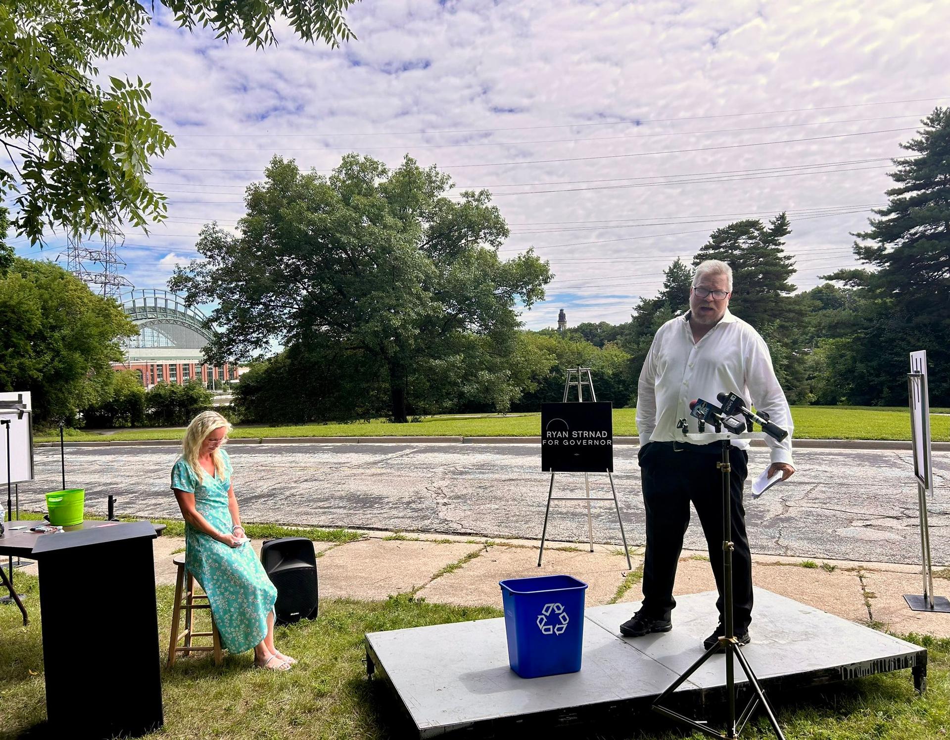 Beer vendor Ryan Strnad launches campaign for governor